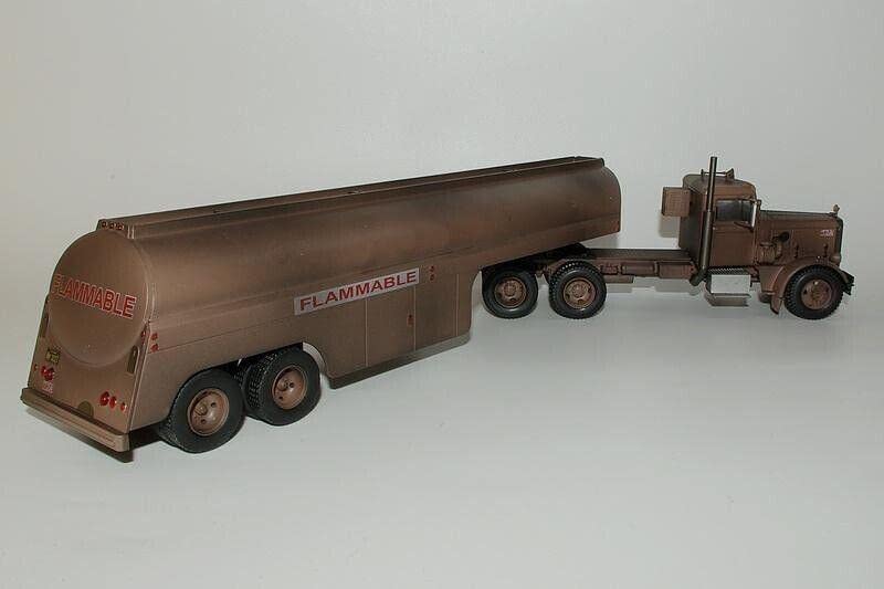 Amazon.co.jp: PETERBILT 281 ピータービルト タンクトレーラー 1 43